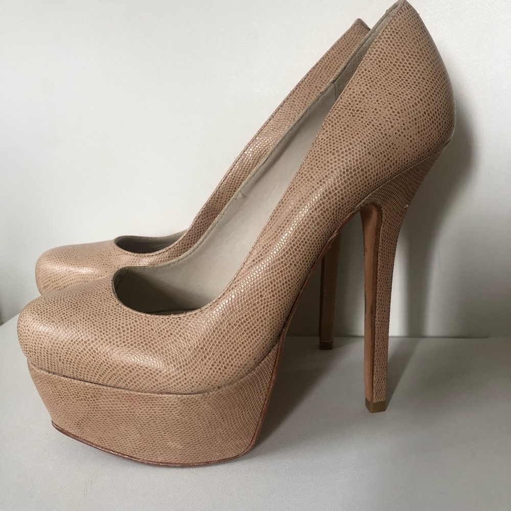 Alice & Olivia nude color platform pump 5inch heel
